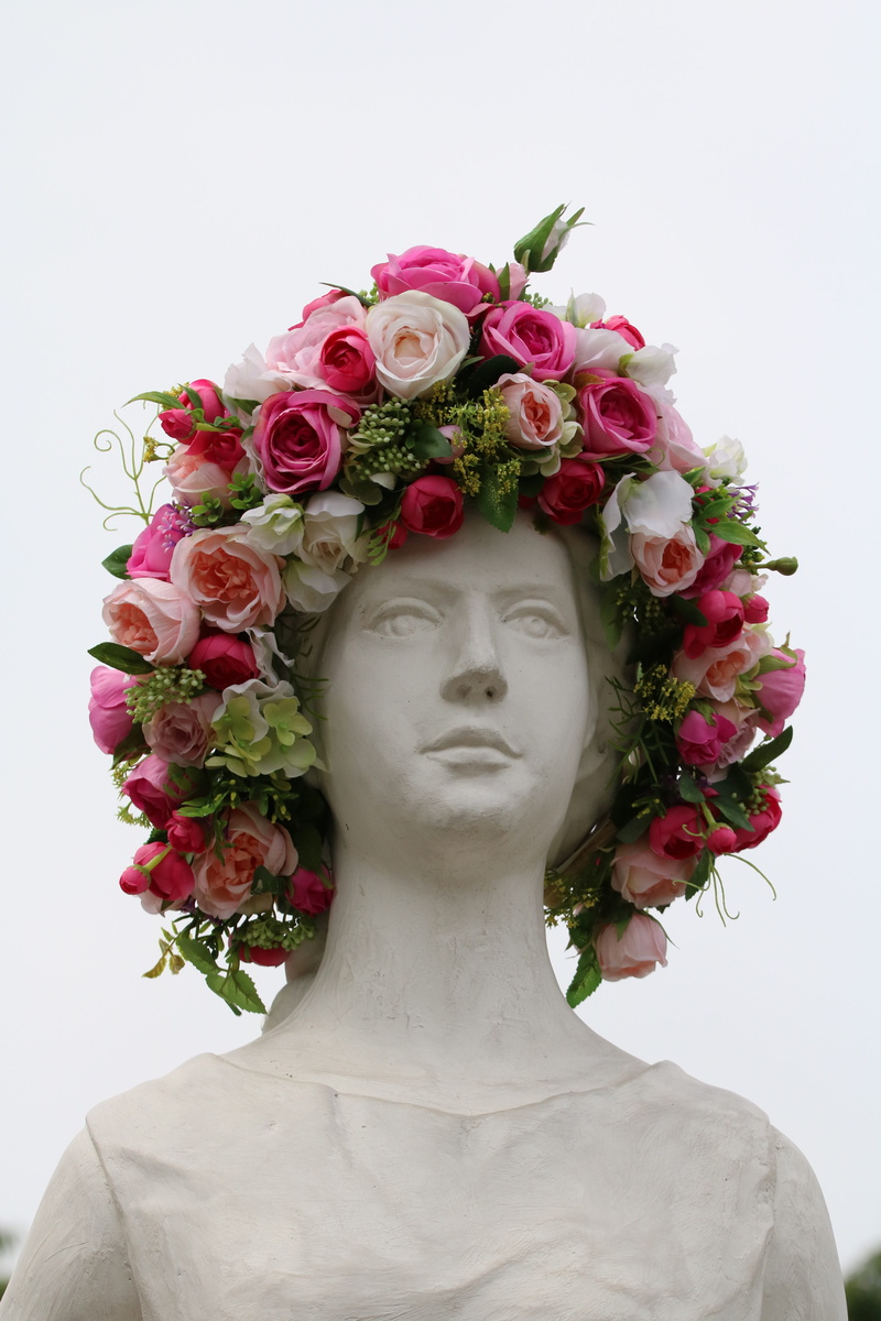 sculpture, plants, female likeness, festival, jungnangcheon, 5K, no people, human representation, flower, beauty in nature, rose festival, garden, rose - flower