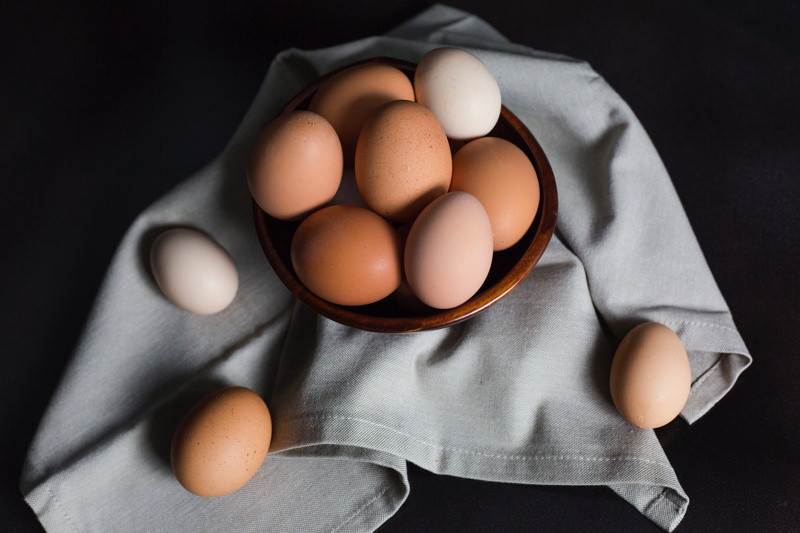 raw food, animal egg, egg carton, brown, medium group of objects, wellbeing, food and drink, food, studio shot, range, no people, eggs, vulnerability, ingredient