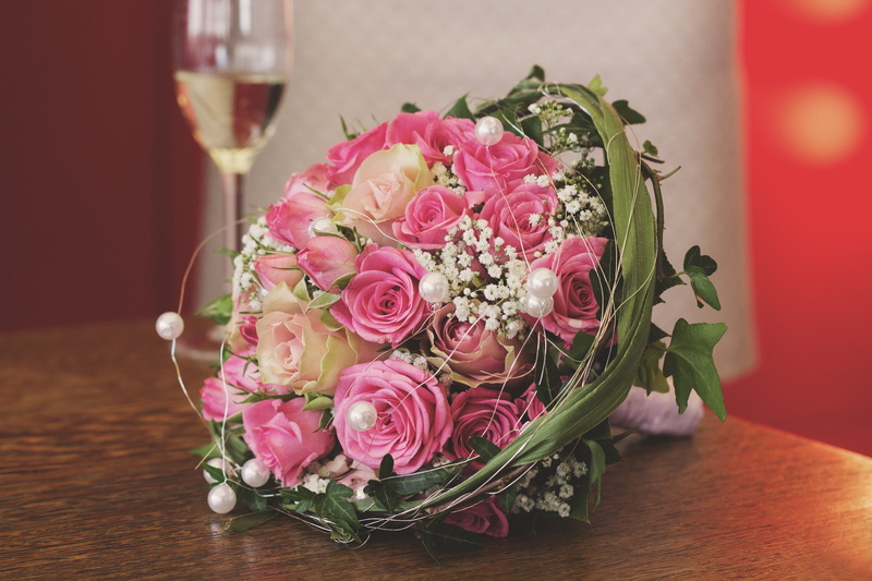 rose, indoors, roses, deco, Bouquet, flower arrangement, rose - flower, beauty in nature, pink color, 5K, no people, glass, celebration, flower head, romantic