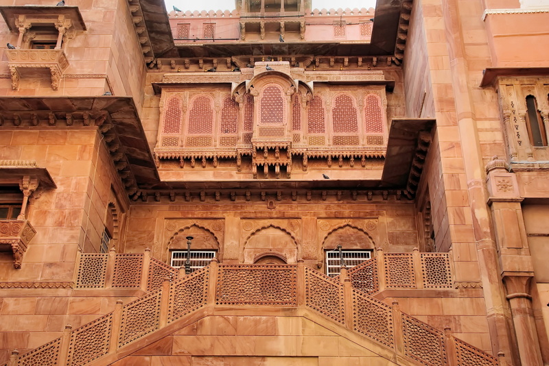 maharajah, day, arch, low angle view, carving - craft product, city, history, building exterior, travel destinations, craft, ornate, the past, ancient history