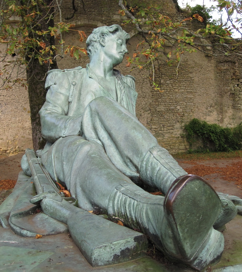 death, human, no people, statue, full length, bronze, craft, wall, emotion, artwork, places of interest, boots, mourning, figure, weapon, creativity, 2K