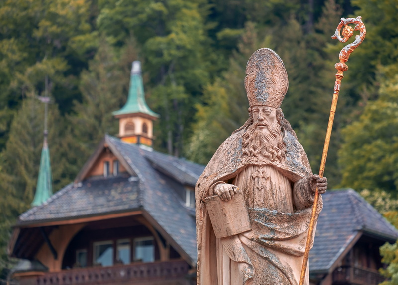 sculpture, historically, near, 4K, building, day, statue, spire, focus on foreground, nature, bishop, shrine, selective, dom, art and craft, kirchplatz