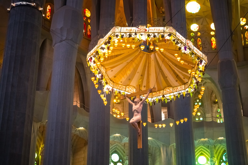 cathedral, barcelone, christ, place of worship, representation, building, travel destinations, sagrada, belief, nature, low angle view, church, decoration
