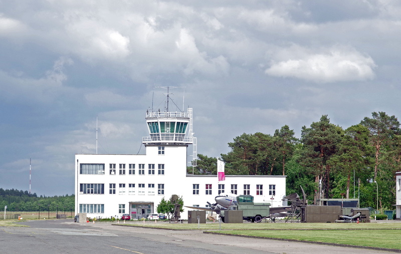 government, building, day, airport, berlin, sky, military, horizontal, air traffic, built structure, control tower, travel, 2K, car, mode of transportation