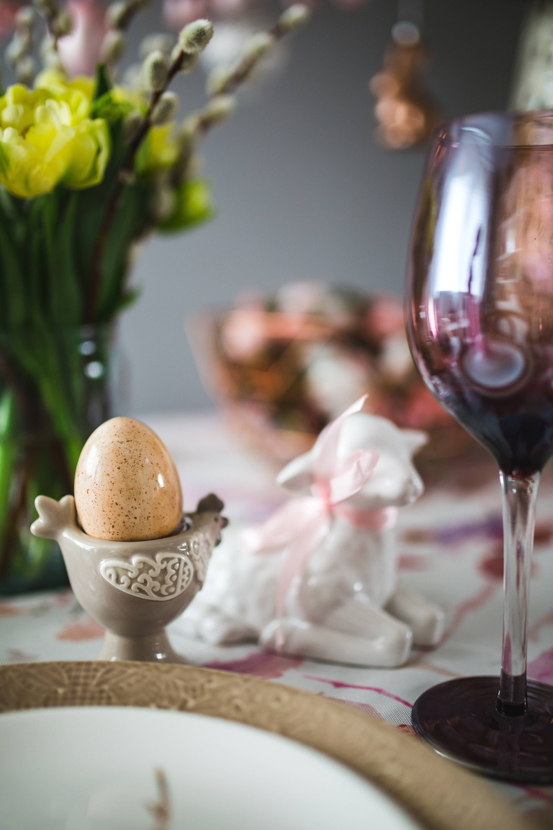 ornaments, elegance, dinner, red wine, easter, wine, cute, focus on foreground, food and drink, alcohol, wineglass, food, table, glass - material, eggs