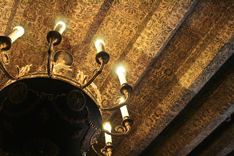 4K, no people, painting, metal, medieval, built structure, hanging, ornate, chandelier, electricity, wood, glowing, ornement, ceiling, gold colored, luxury