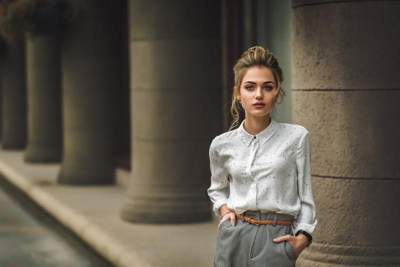 depth of field, women, Dmitry Medved, model, pillar, portrait, 2K, women outdoors, outdoors, looking at viewer, shirt, bokeh