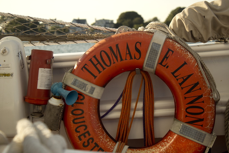 sail, information sign, boat, no people, gloucester, communication, outdoors, wheel, non-western script, 5K, script, life preserver, ship, western script
