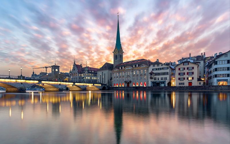 lights, 4K, " Grossmünster (great Minster)" Romanesque-style, city, water, 4k ultra hd background, bridge, Switzerland, dusk, sky, chapel, Zurich, reflection