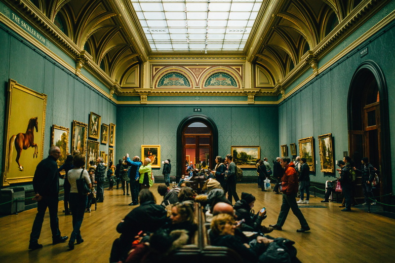 tourists, adult, crowd, ceiling, walled, cornices, inside, window, women, floor, architecture, history, walking, museum, paintings, 5K, arch, wooden, art gallery