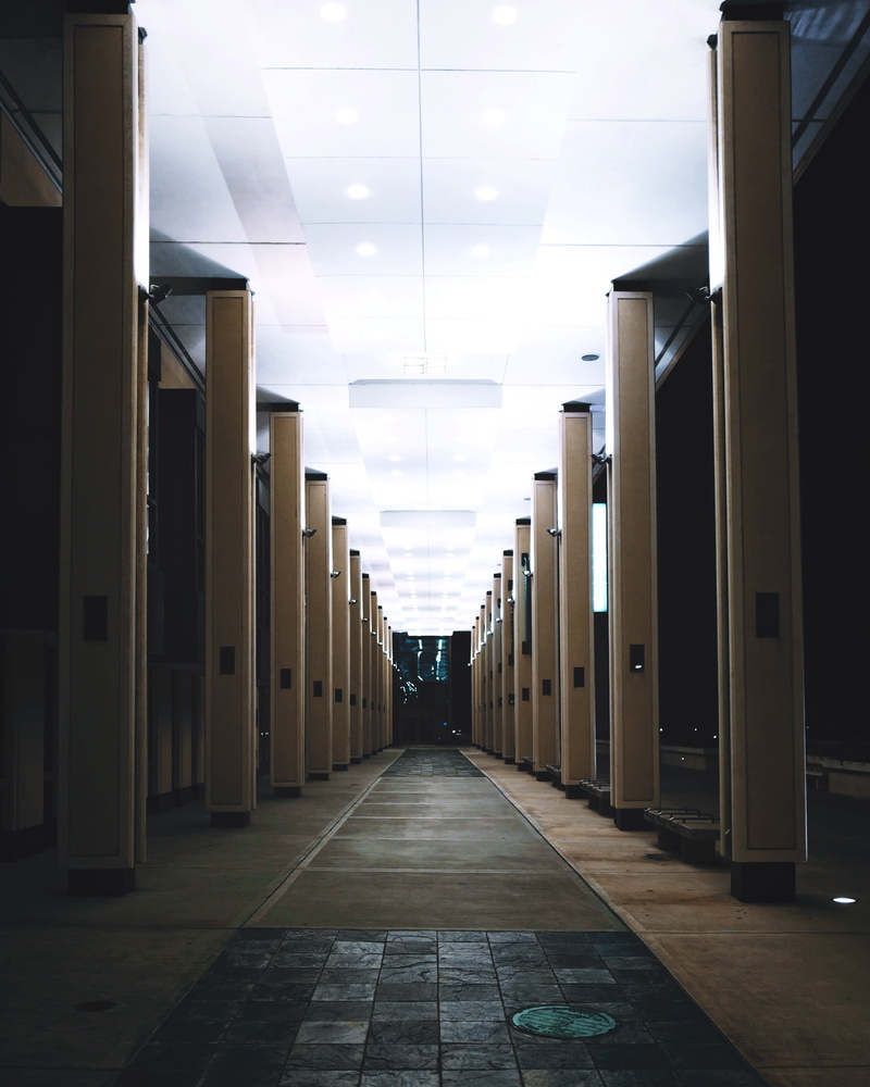 building, lighting equipment, pathway, corridor, law, no people, waiting, the way forward, electric lamp, vanishing point, built structure, direction, network server