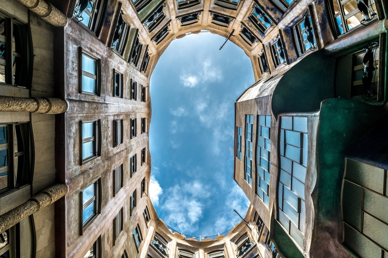 reflection, architecture, built structure, cloud - sky, sky, mila, city, outdoors, sunlight, casa, apartment, 5K, panoramic, courtyard, landmark, no people