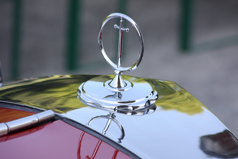 motion, splashing, auto detail, indoors, oldtimer, 4K, classic, old car, freshness, red, vintage car automobile, drop, food and drink, focus on foreground