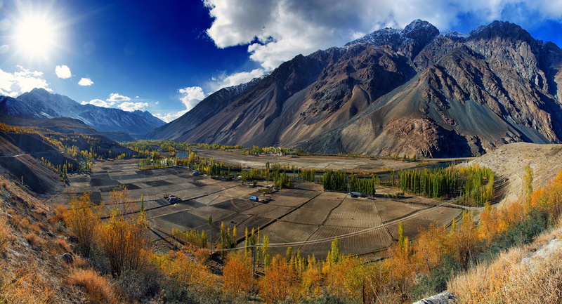 phandar motel road, outdoors, tranquil scene, phander, plant, no people, 8K, sky, landscape, travel, blue, water, sunlight, travel destinations, snowcapped mountain