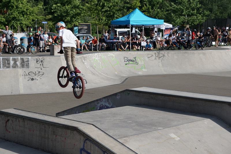 architecture, city, drive, competition, day, men, jump, bmx, boy, bicycle, wheel, extremely, real people, bike, plant, joy, two wheeled vehicle, large group of people