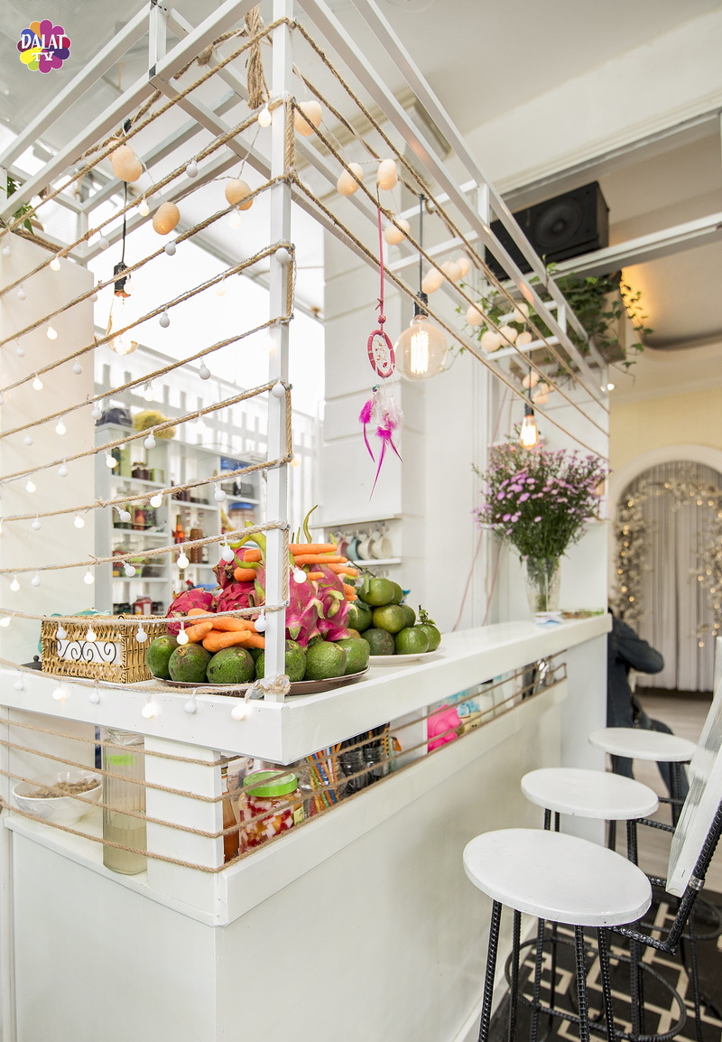 variation, illuminated, store, table, arrangement, lighting equipment, flower arrangement, coffee shop, architecture, food and drink, retail, freshness