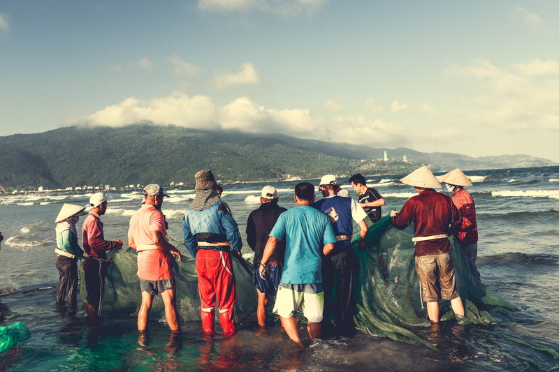 day, people da nang, sea, women, crowd, sky, nature, land, people viet nam, beach, full length, men, ngư dân danang, group of people, people, rear view