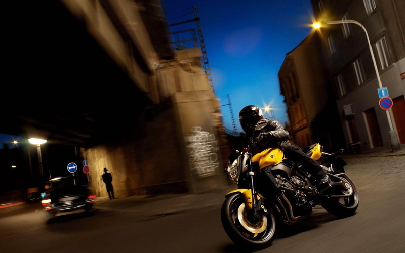 one person, ride, building exterior, architecture, street, 720P, illuminated, transportation, mode of transportation, Yamaha FZ1, scooter, built structure