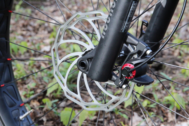 tire, close-up, fatbikes, disc brakes, no people, bicycle, photography themes, technology, metal, 5K, handlebar, mode of transport, Bike, spoke, Bicycle Tires