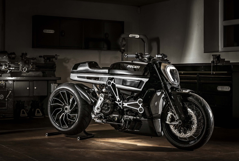 absence, no people, 4K, still life, wheel, transportation, built structure, side view, 2K, garage, motor vehicle, Fred Krugger, indoors, stationary, night