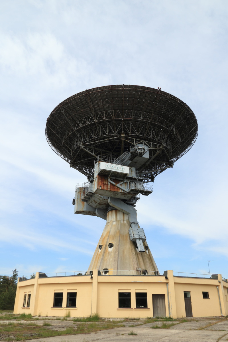 building exterior, low angle view, 32, irbene, satellite, telescope, metal, architecture, radar, research, russian, connection, radio, radio wave, sky