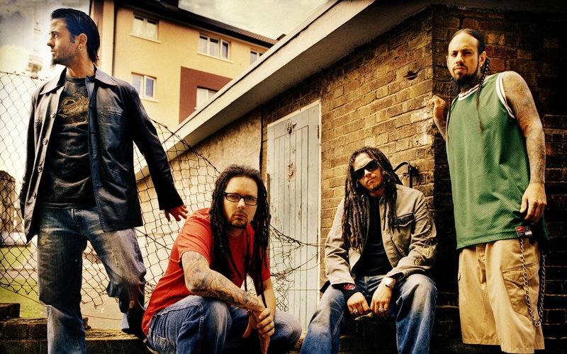 korn, men, 1080P, white, green, shirt, music, s, 1920x1200