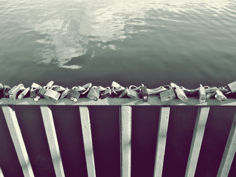 fence, padlocks, heart, lockable, capping, promise, in a row, protection, symbol, love castle, locks to, day, 1080P, side by side, padlock, security, love locks