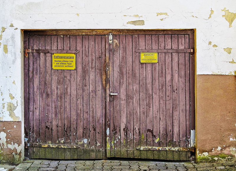flaked off, old gate, wall - building feature, communication, 2K, wooden gate, garage door, day, outdoors, security, facade, weathered, grunge, building exterior