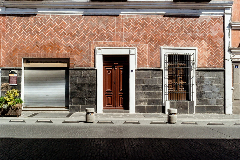 wall, wooden, sunlight, brown, built structure, brick, city, street, door, closed, day, roller, daytime, wall - building feature, building exterior, brick wall