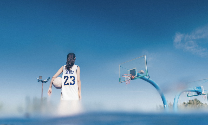 nature, determination, traffic light, adult, airplane, female, low angle view, 4K, young men, young adult, light, athlete, hoop, clear sky, one person