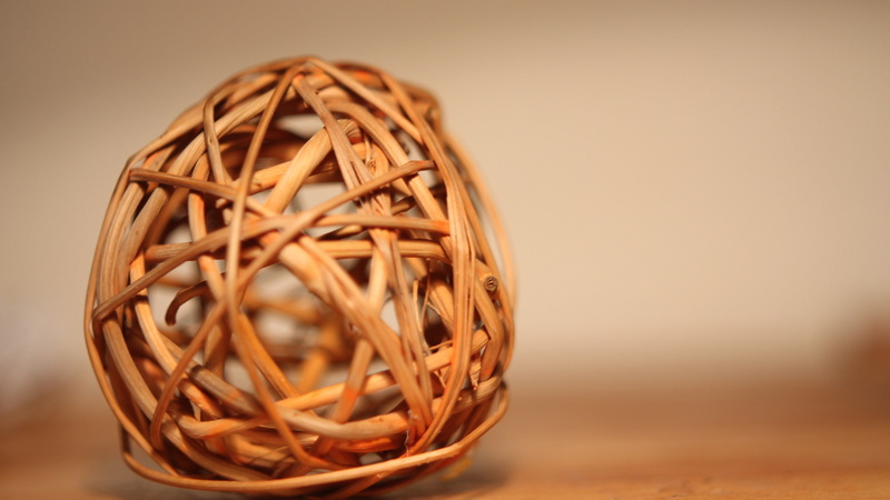 food, food and drink, wood - material, nature, no people, basket, selective focus, copy space, freshness, indoors, orange color, linux ubuntu gnome, close-up