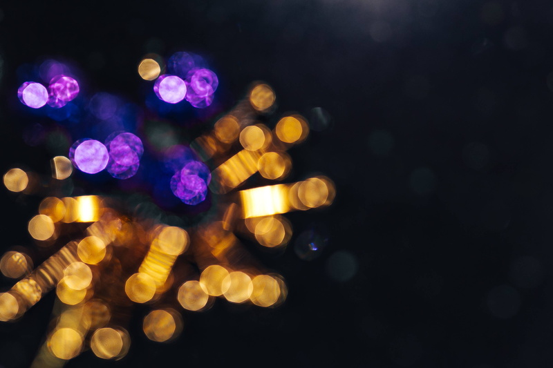 yellow, ornament, spotted, bauble, geometric shape, shiny, christmas lights, pattern, light - natural phenomenon, decoration, glowing, photographic Effects