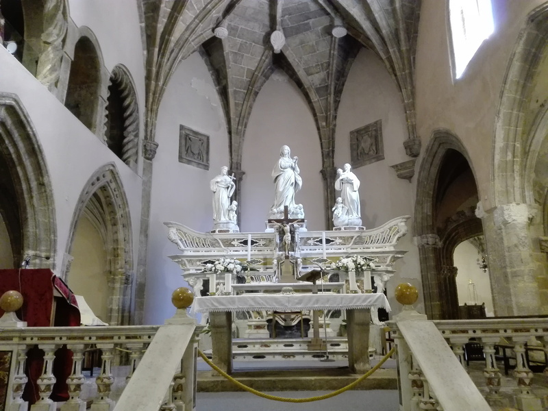 altar, architectural column, sculpture, representation, art and craft, travel destinations, Church, spirituality, building exterior, architecture, Alghero