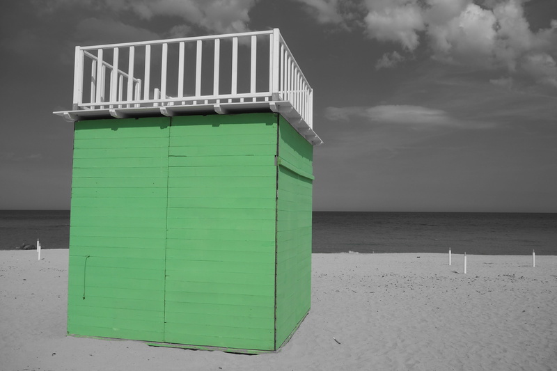 4K, spiaggia, protection, cabine, land, built structure, sardegna, architecture, beach, cloud - sky, sea, tortolì, green color, sky, horizon over water