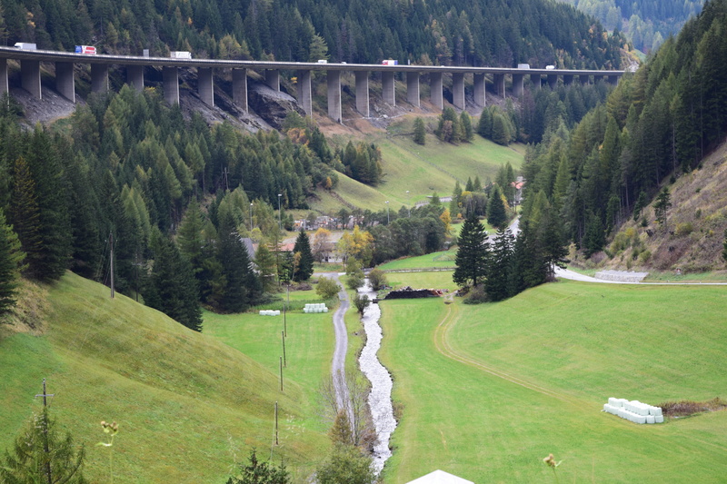 bridge, green color, tree, hydroelectric power, plant, architecture, connection, way, no people, day, dam, water, environment, outdoors, italy, beauty in nature