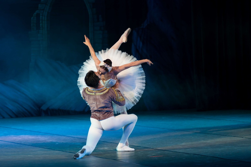 women, people, performer, arms raised, artist, lake, skill, two people, dance, 4K, full length, performing arts event, performance, ballet dancer, tutu