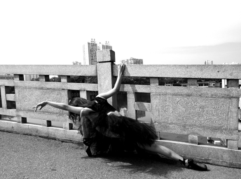 vertebrate, street, fence, nature, beside, grayscale, railing, sky, pose, ballet, building, adult, 4K, bridge, full length, dance, ballerina, photo, woman