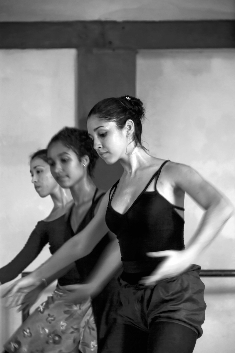 performance, females, hairstyle, dancing, grayscale, real people, beautiful woman, indoors, dancer, adults only, people, ballet dancer, Cuba, exercising