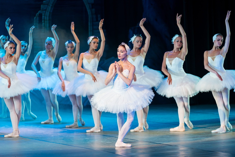 2K, swan lake, dance, performing arts event, stage, wear, swan, tutu, body part, motion, ballet dancer, limb, arts culture and entertainment, glamour