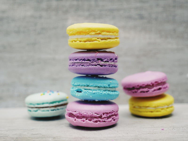 yellow, choice, freshness, ready-to-eat, pastries, in a row, colors, pink Color, bakery, candy, refreshment, blue, indulgence, almond biscuits, backgrounds