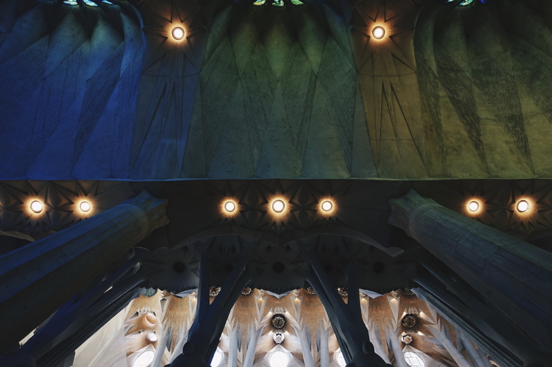 building, la, low, representation, ceiling, creativity, lifght, light, art and craft, statue, architecture, concrete, human representation, sculpture, familium