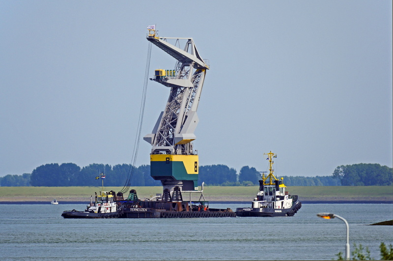 4K, terneuzen, ship, freight transportation, outdoors, crane - construction machinery, mode of transportation, business, pontoon, water, tug, sea, netherlands