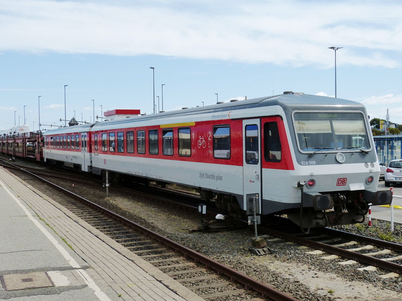no people, train - vehicle, railroad station platform, sylt, platform, shuttle, transport, train, rail transportation, nature, track, cloud - sky, electric locomotive