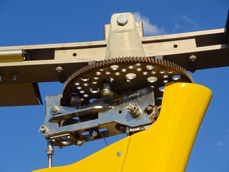 transmission, flying wing, gear, nature, industry, equipment, machinery, sunlight, 2K, metal, sky, mode of transportation, low angle view, mechanics, sunny
