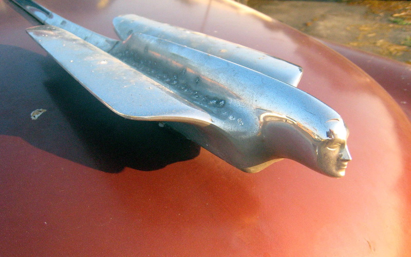 1080P, hood ornament