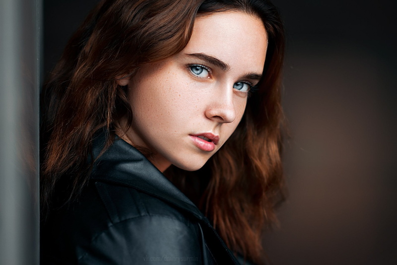 long hair, indoors, brown hair, human face, young adult, women, face, young women, portrait, contemplation, close-up, hair, looking at camera, front view
