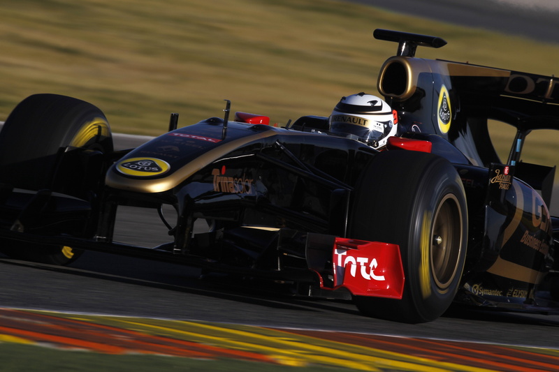 Formula 1, sport, 4K, professional sport, athlete, red, transportation, Lotus, competition, sports race, Kimi Raikkonen Also, outdoors, motion, day, tire