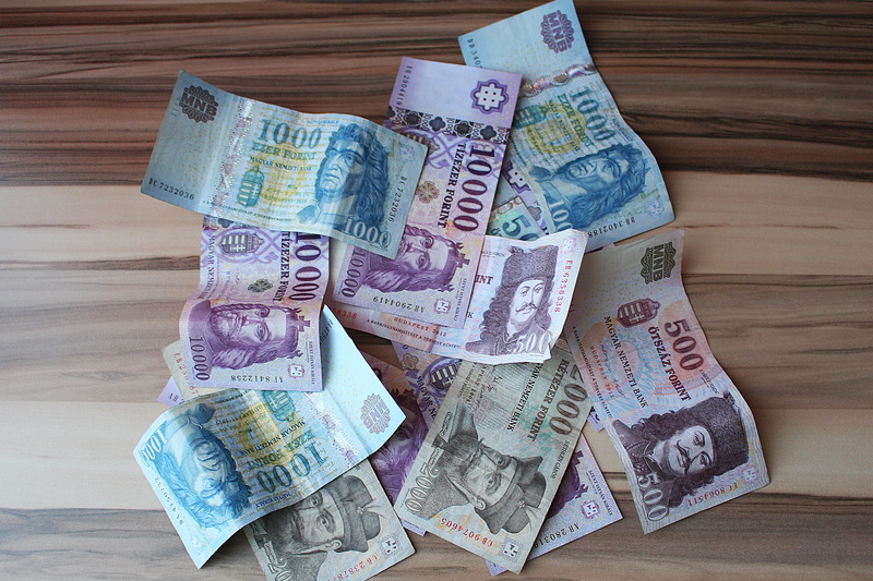 business, table, making money, multi colored, choice, currency, finance, paper currency, close-up, hungarian currency, 5K, no people, business finance and industry