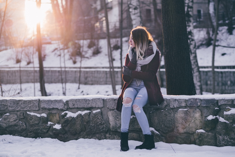 season, 5K, teenager, lifestyles, hairstyle, fashion, cold, female, girl, adult, full length, sitting, women, snow, cold temperature, scarf, hair, adolescence