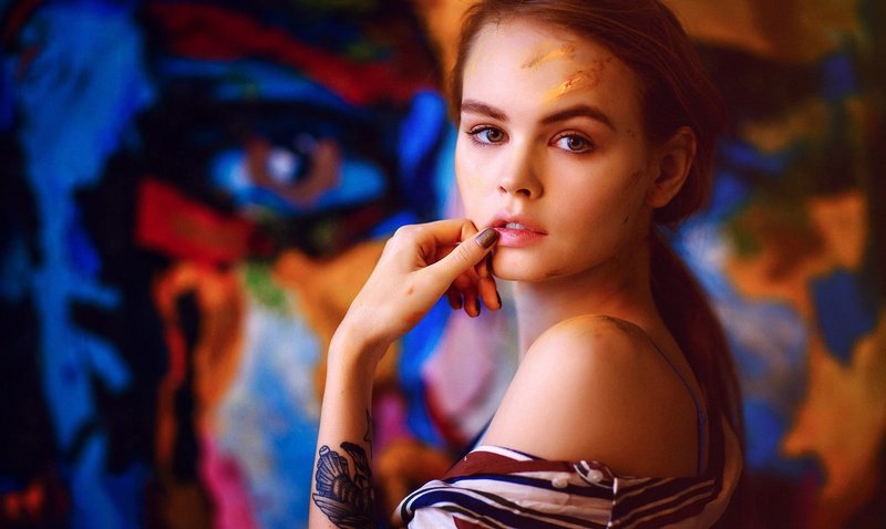 Rus, artist, 1080P, face, tattoo, paint, sweetheart, lips, look, Anastasia Shcheglova, hand, model, girl, shoulder, portrait, grimy, beautiful, in the